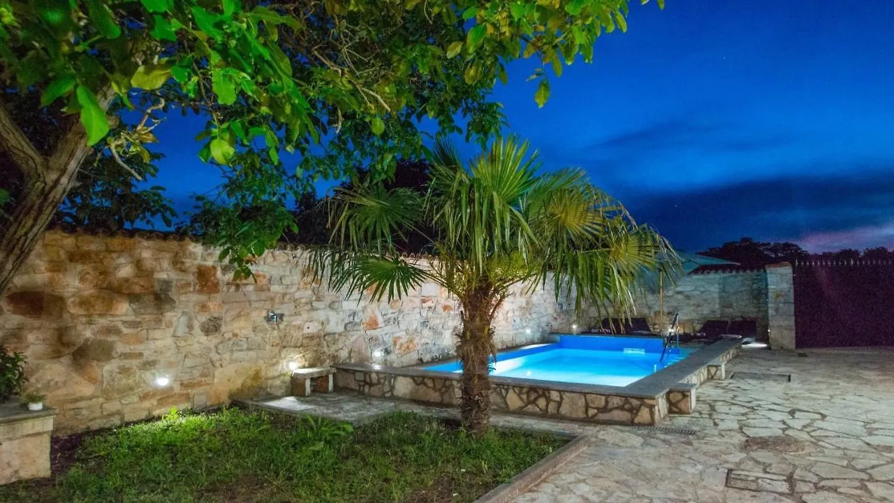 Vila Lucia Veliki Vareski Villa