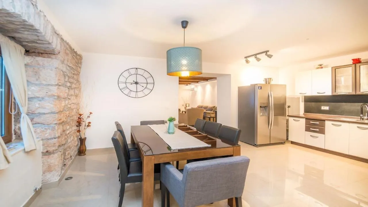 Villa Vila Lucia Veliki Vareski