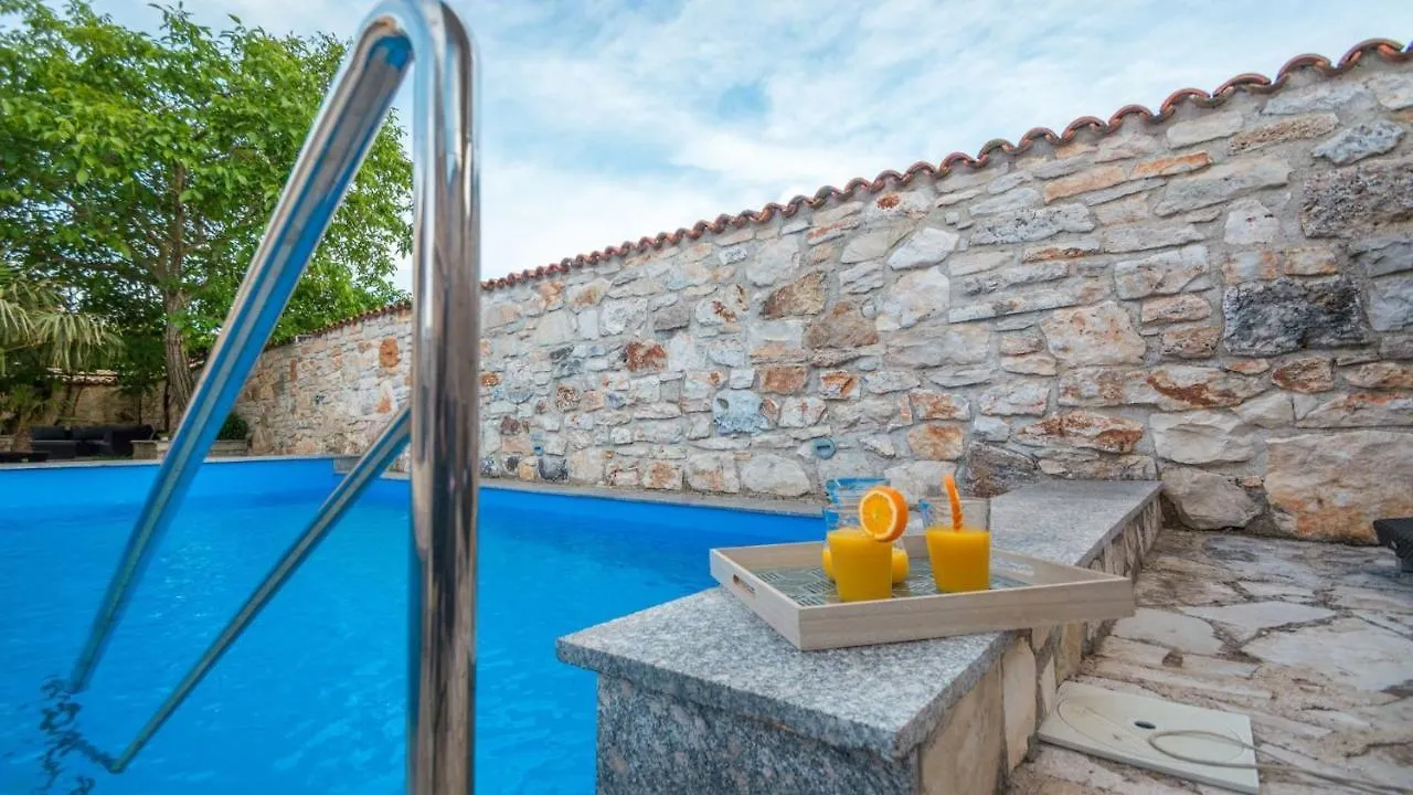 Villa Vila Lucia Veliki Vareski